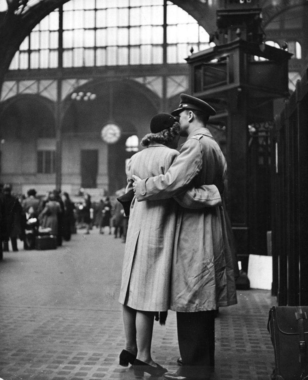 30 emotivas fotografias sobre o amor em tempos de guerra 15