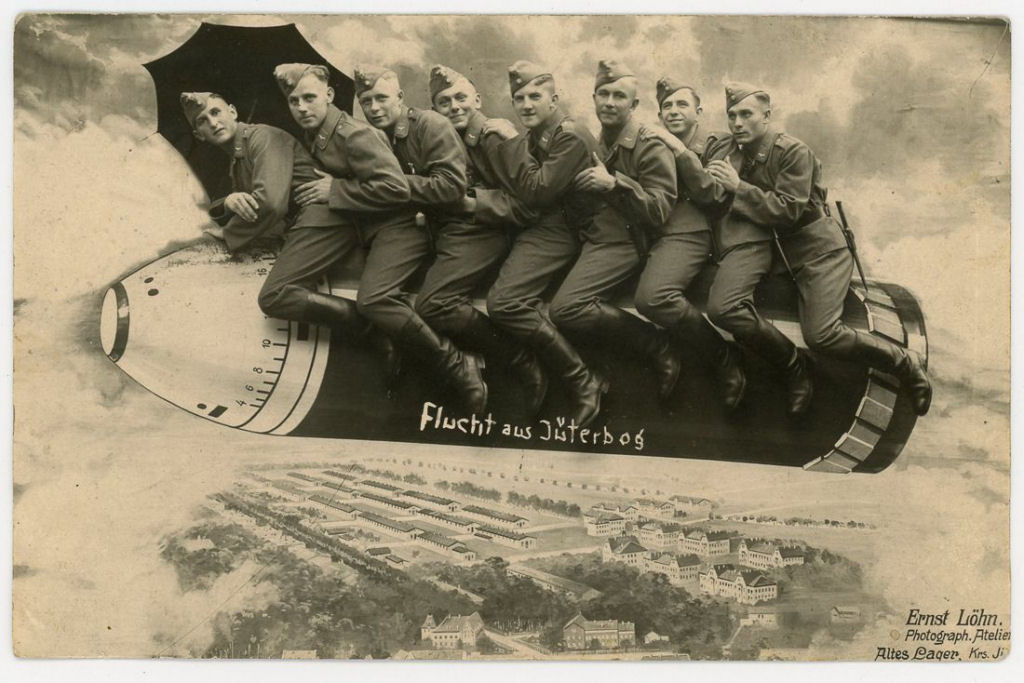 Fotos engraadas mostram soldados da Primeira Guerra Mundial posando com falsos adereos militares 11