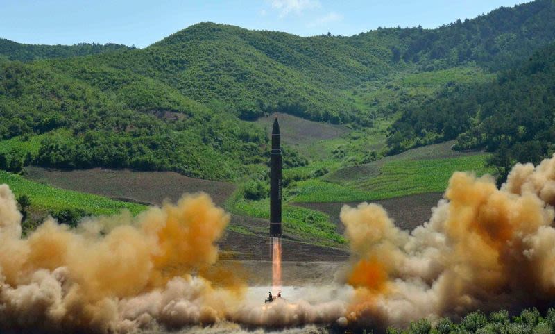 A Coreia do Norte acaba de disparar um mssil sobre o Japo, alertando a toda a nao