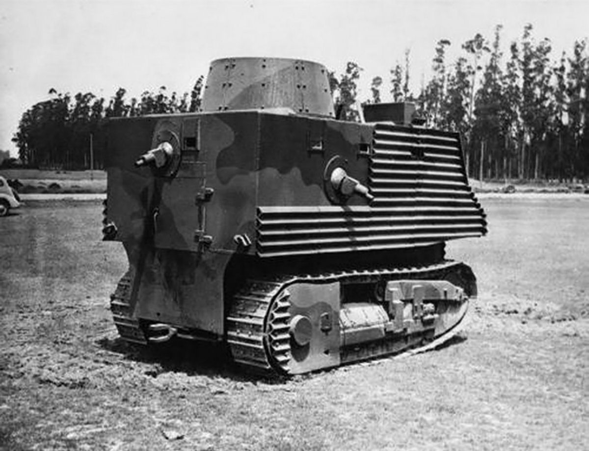 Como esforço de Guerra, a Nova Zelândia testou tratores caterpillar como tanques