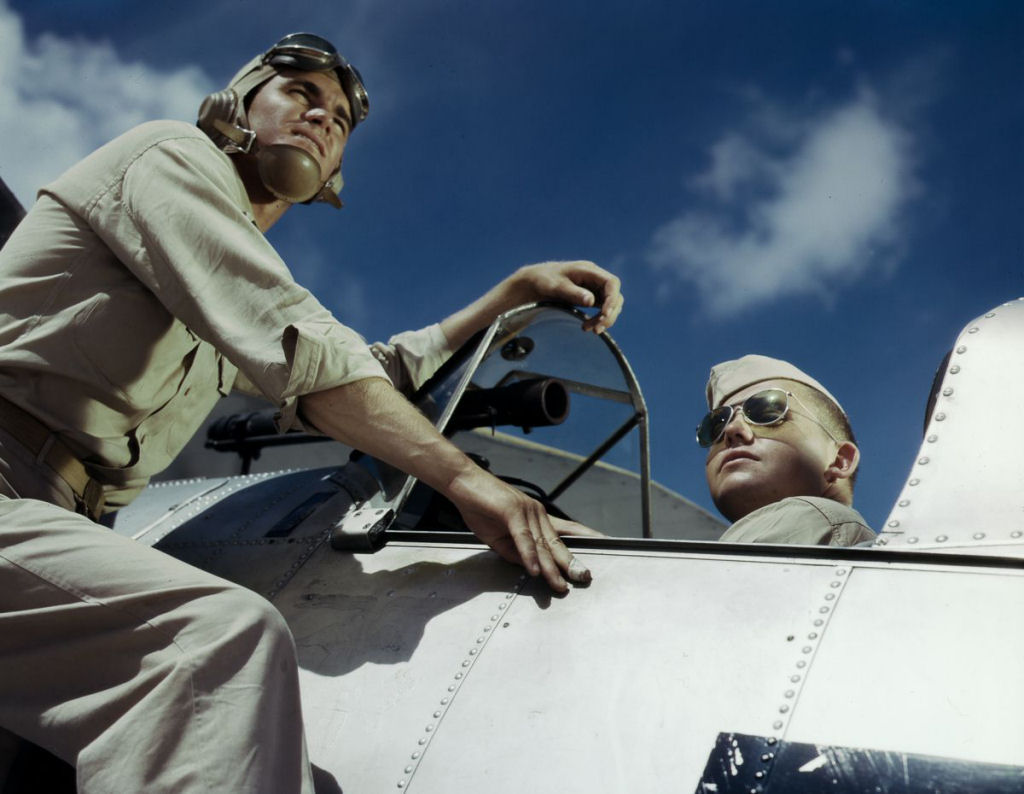 Fotos coloridas espetaculares capturam cadetes areos da Segunda Guerra Mundial em treinamento 15